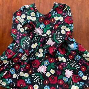 EUC Black Floral Long Sleeve Hanna Andersson Dress with Scoop Neck & Pockets!